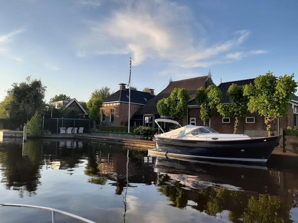 Puur Eastermar - Monumentaal, Authentiek En Luxe Koetshuis Aan Open Vaarwater Met Jacuzzi En Sauna Oostermeer Eksteriør bilde