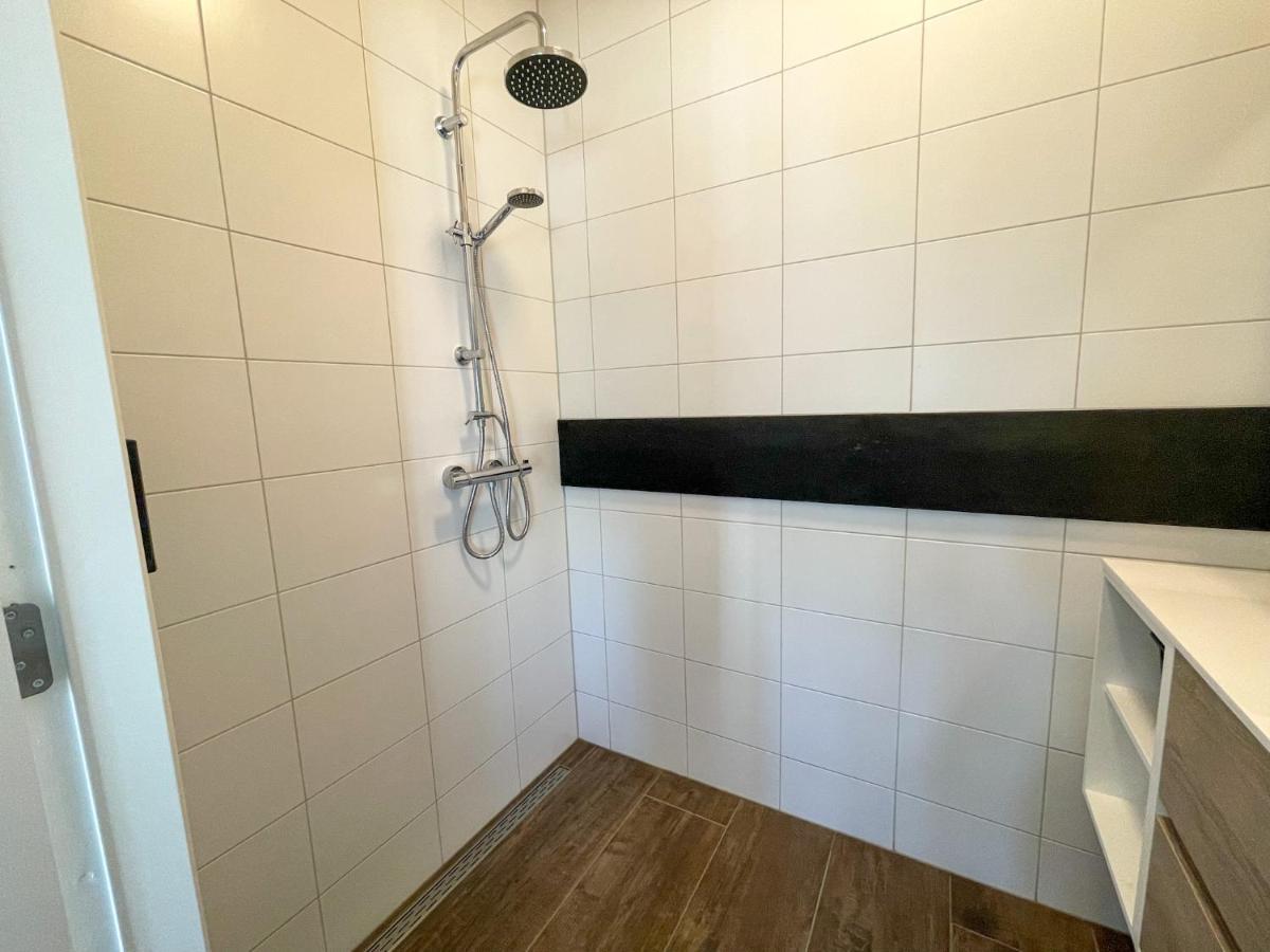 Puur Eastermar - Monumentaal, Authentiek En Luxe Koetshuis Aan Open Vaarwater Met Jacuzzi En Sauna Oostermeer Eksteriør bilde