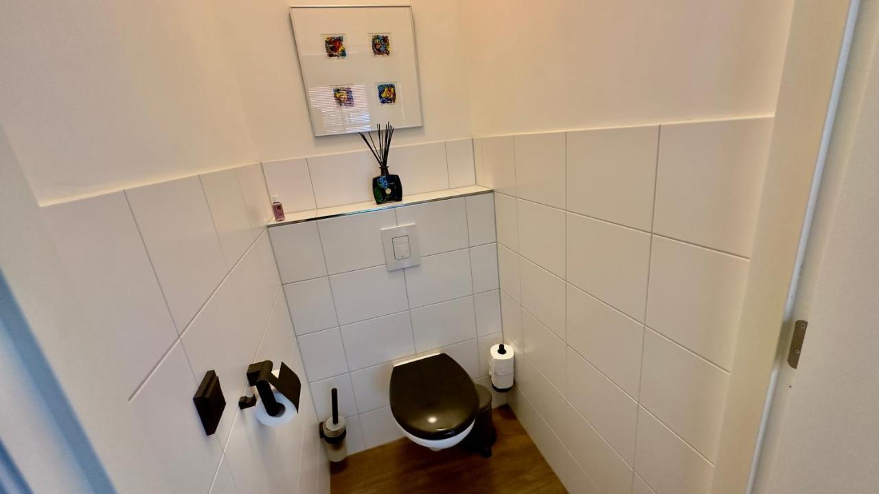 Puur Eastermar - Monumentaal, Authentiek En Luxe Koetshuis Aan Open Vaarwater Met Jacuzzi En Sauna Oostermeer Eksteriør bilde