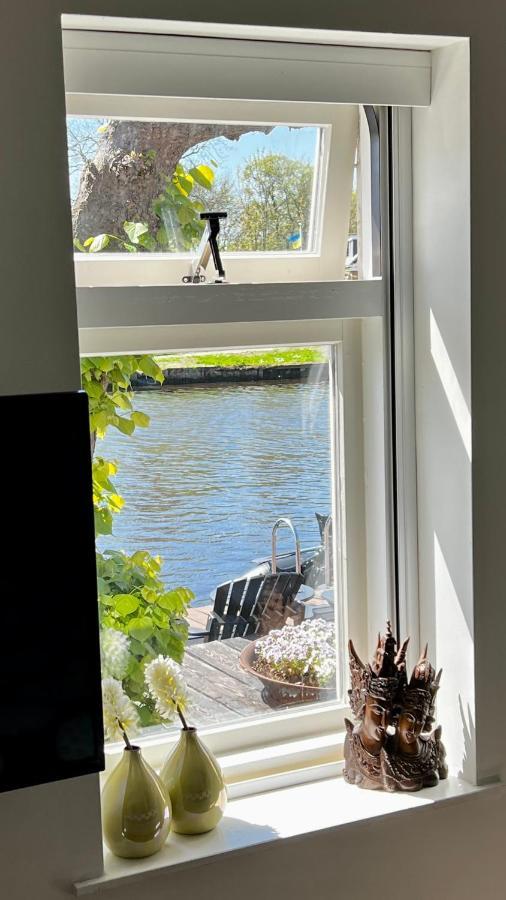 Puur Eastermar - Monumentaal, Authentiek En Luxe Koetshuis Aan Open Vaarwater Met Jacuzzi En Sauna Oostermeer Eksteriør bilde