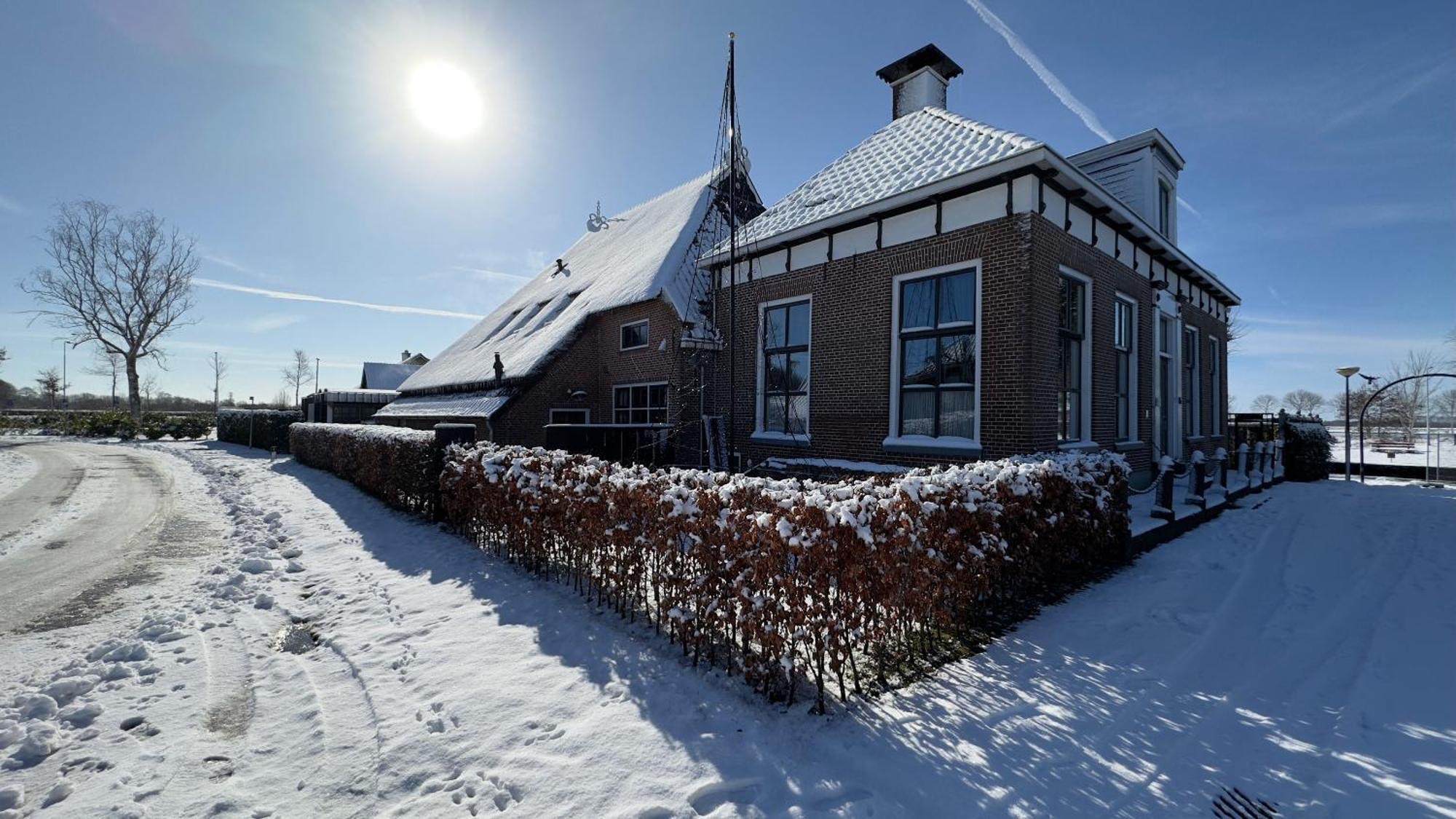 Puur Eastermar - Monumentaal, Authentiek En Luxe Koetshuis Aan Open Vaarwater Met Jacuzzi En Sauna Oostermeer Eksteriør bilde