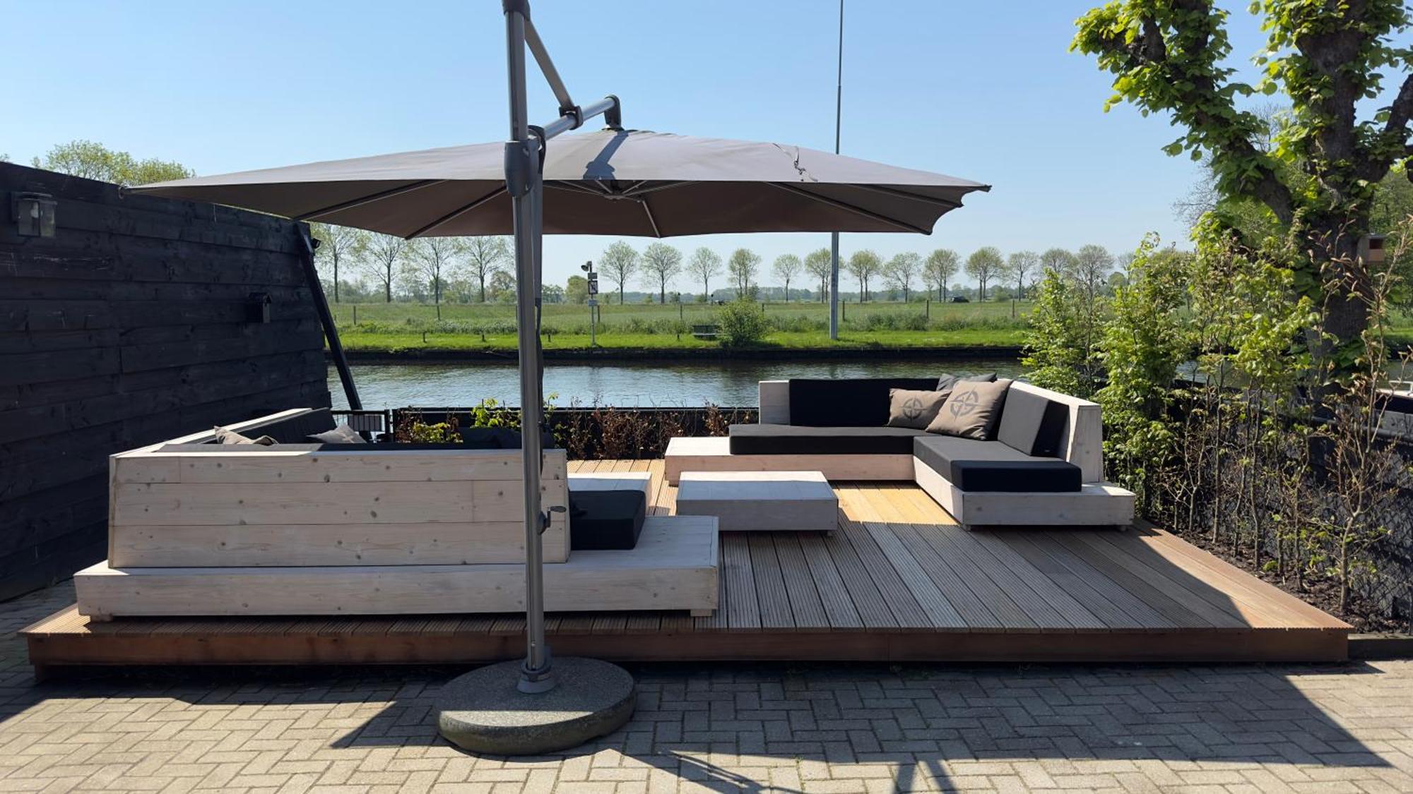 Puur Eastermar - Monumentaal, Authentiek En Luxe Koetshuis Aan Open Vaarwater Met Jacuzzi En Sauna Oostermeer Eksteriør bilde